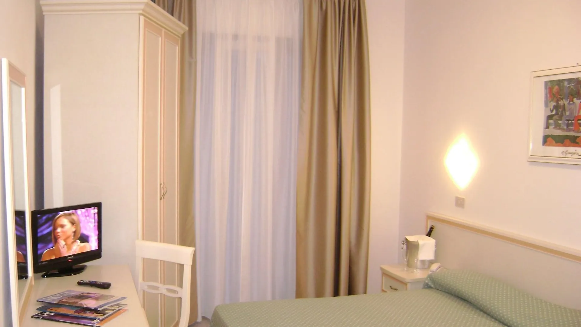 Hotel Mediterraneo Marina di Pietrasanta 3*,